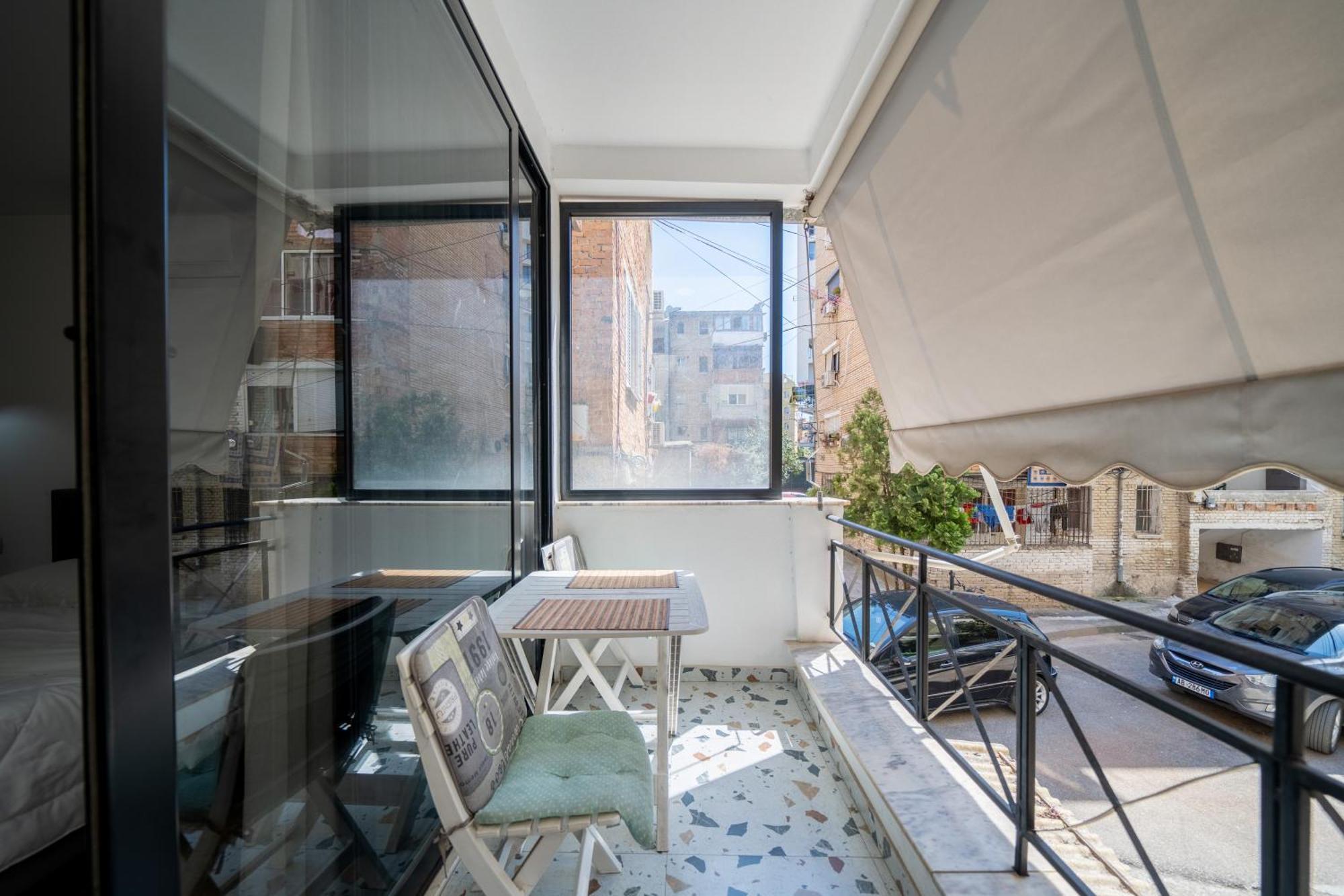 Cosy Urban Central Apartment ティラナ エクステリア 写真