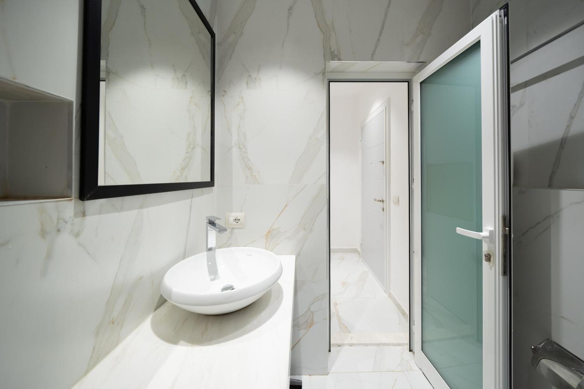 Cosy Urban Central Apartment ティラナ エクステリア 写真