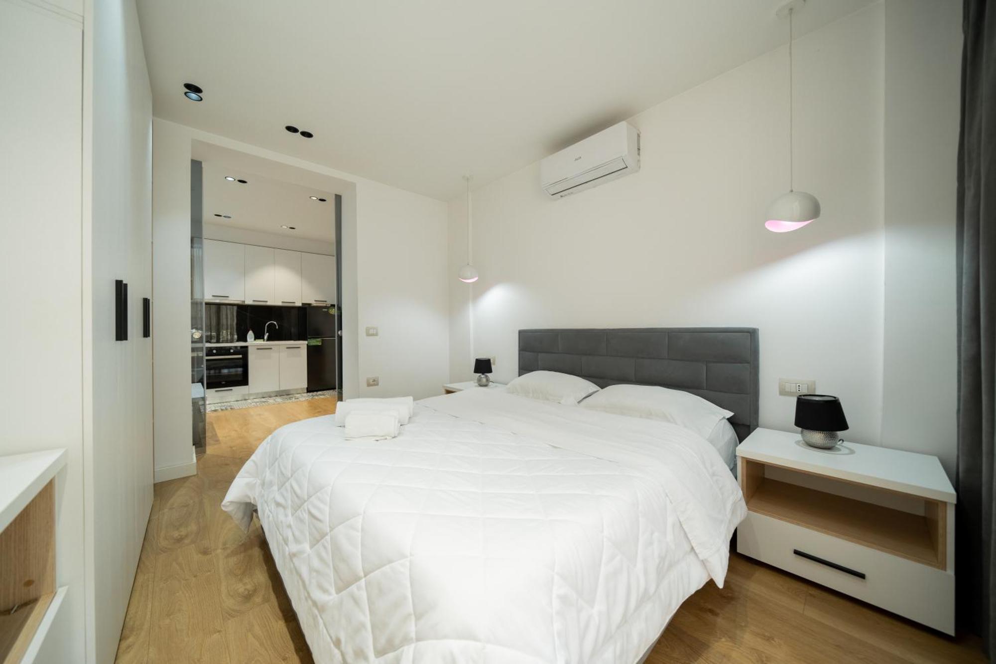 Cosy Urban Central Apartment ティラナ エクステリア 写真