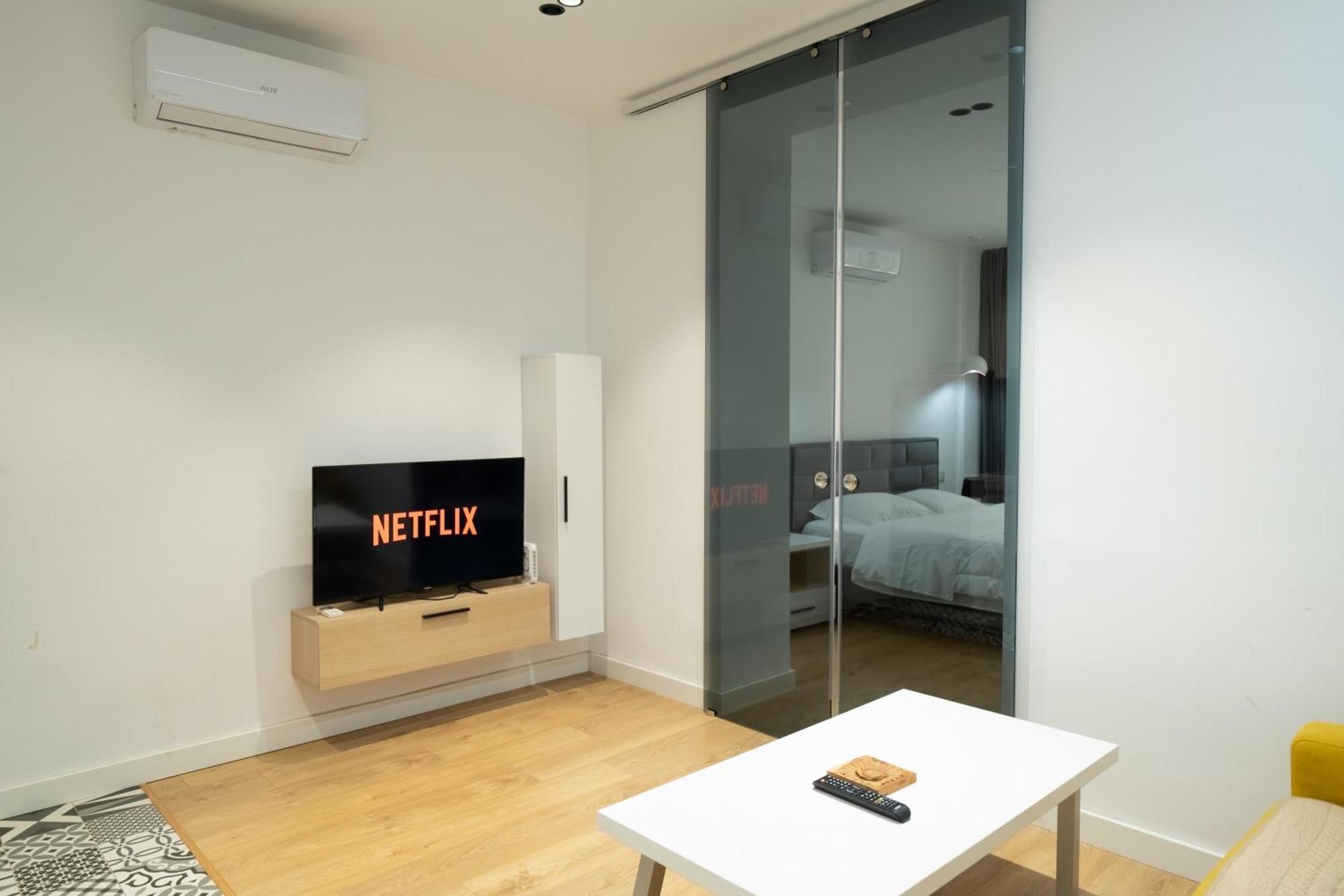 Cosy Urban Central Apartment ティラナ エクステリア 写真