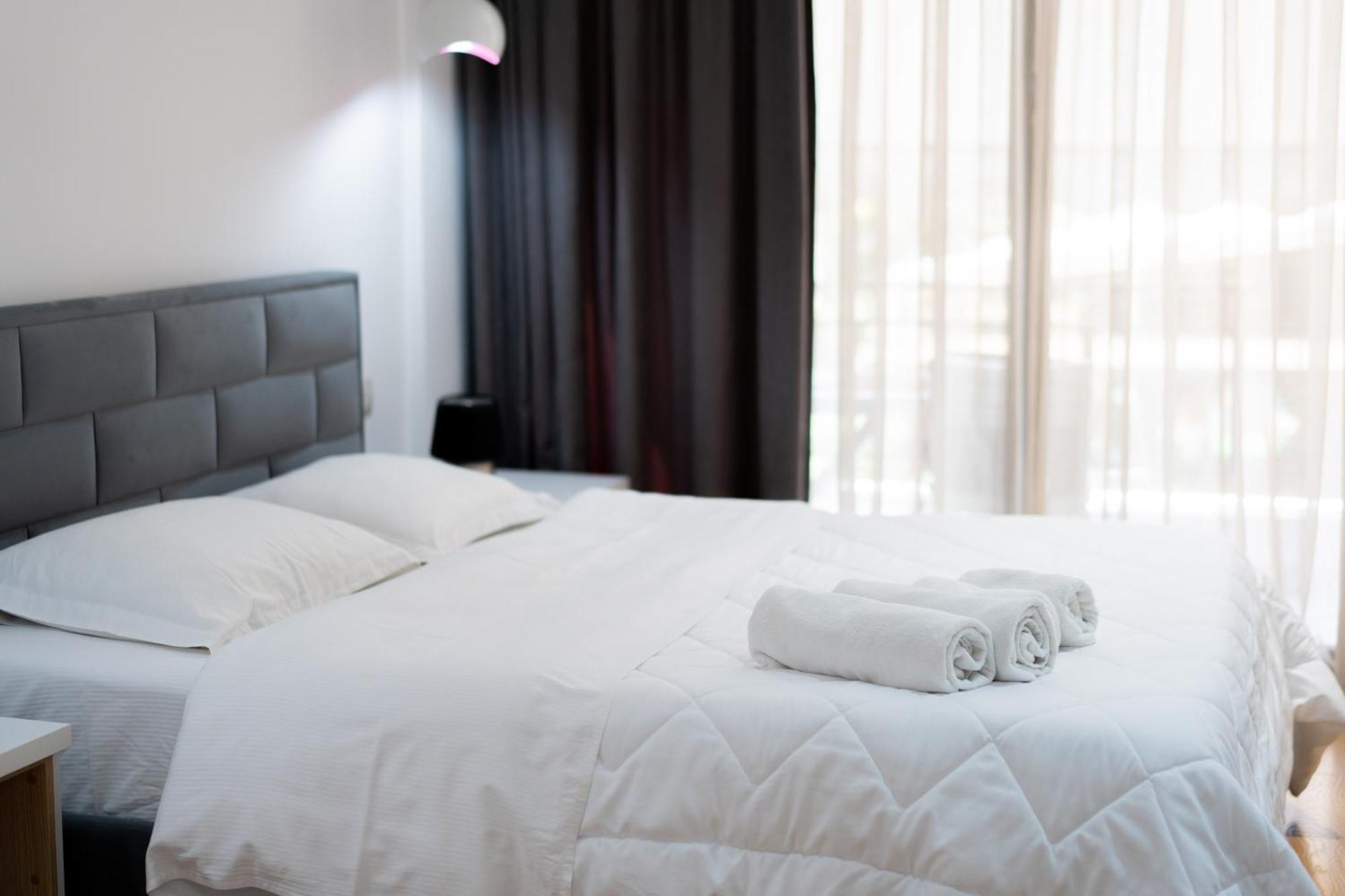 Cosy Urban Central Apartment ティラナ エクステリア 写真